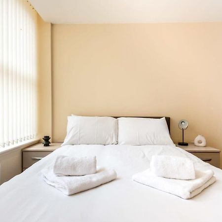 Bright 1 Bedroom Budget Flat In Central 폰트프랙트 외부 사진