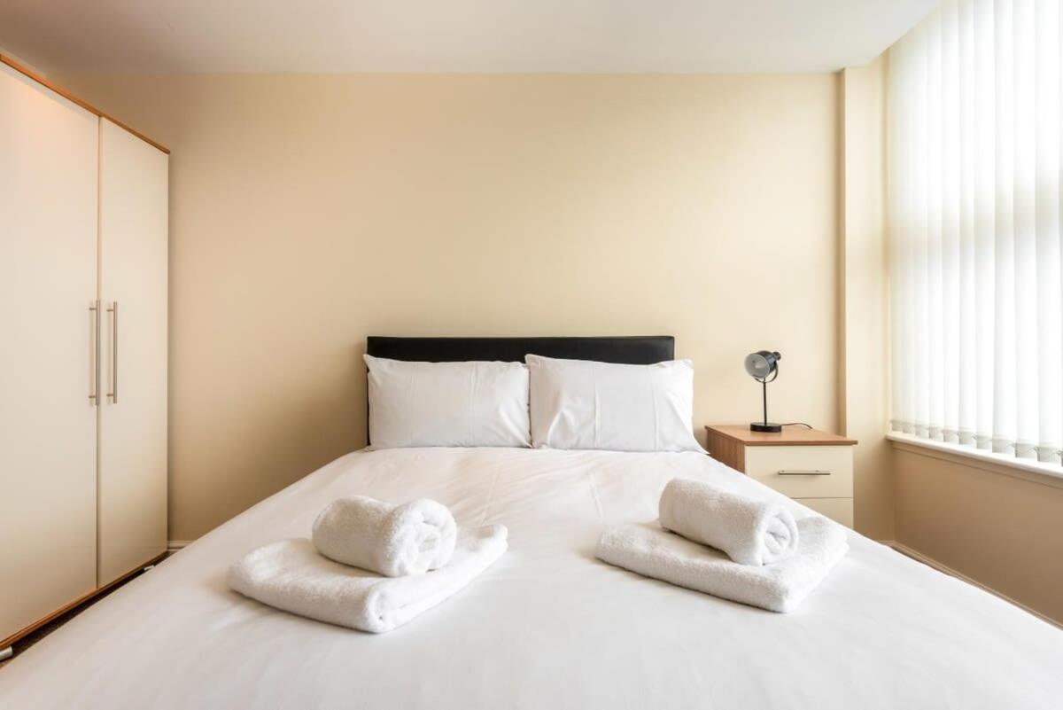 Bright 1 Bedroom Budget Flat In Central 폰트프랙트 외부 사진