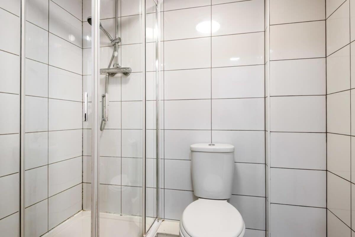 Bright 1 Bedroom Budget Flat In Central 폰트프랙트 외부 사진